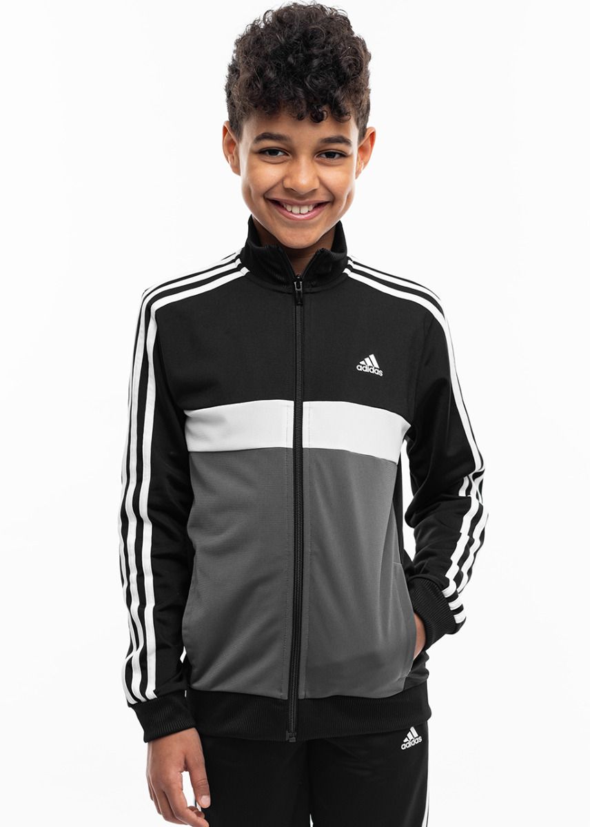 adidas Dětská tepláková souprava Essentials 3-Stripes Tiberio Track Suit HR6406 adidas Dětská tepláková souprava Essentials 3-Stripes Tiberio Track Suit HR6406