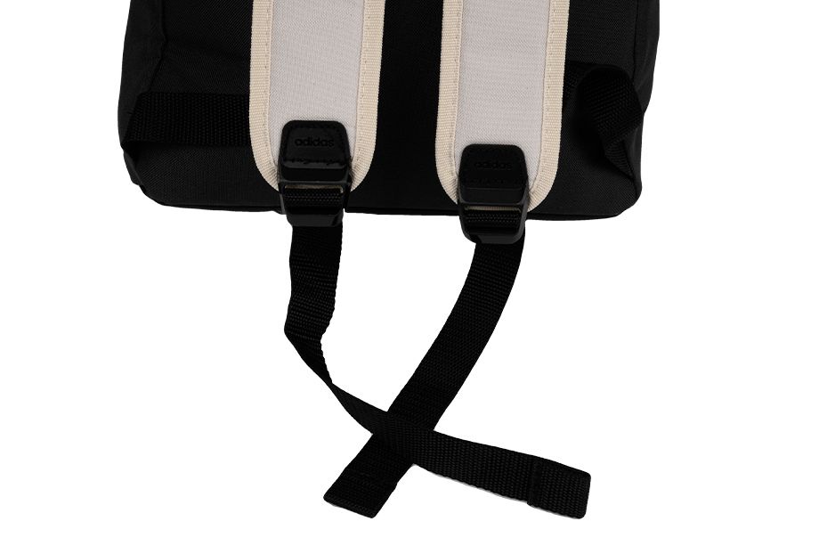 adidas Batoh Linear Classic Daily HM2638 adidas Batoh Linear Classic Daily HM2638