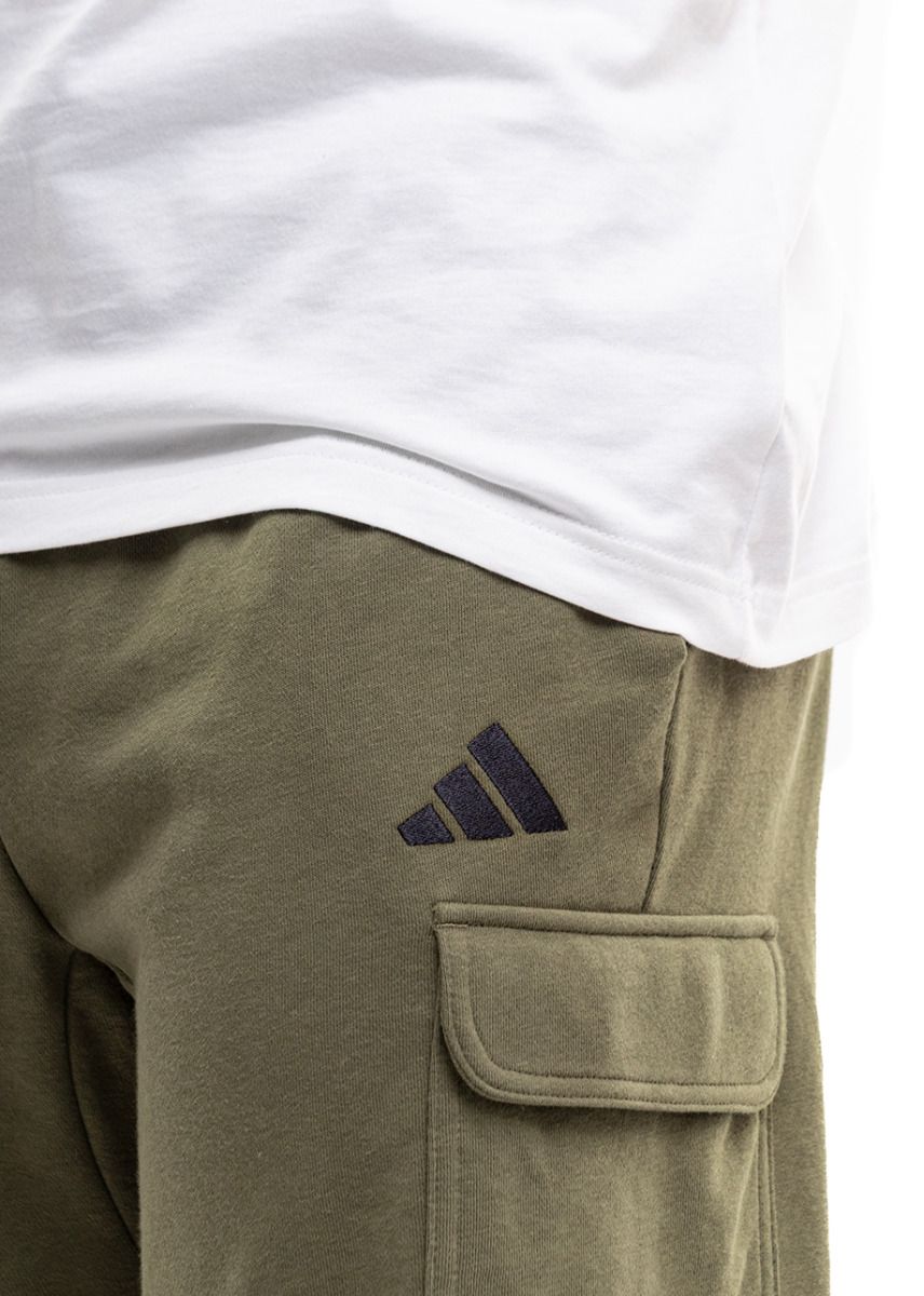 adidas Pánské kraťasy Essentials Feel Cozy French Terry Cargo JE6292 adidas Pánské kraťasy Essentials Feel Cozy French Terry Cargo JE6292